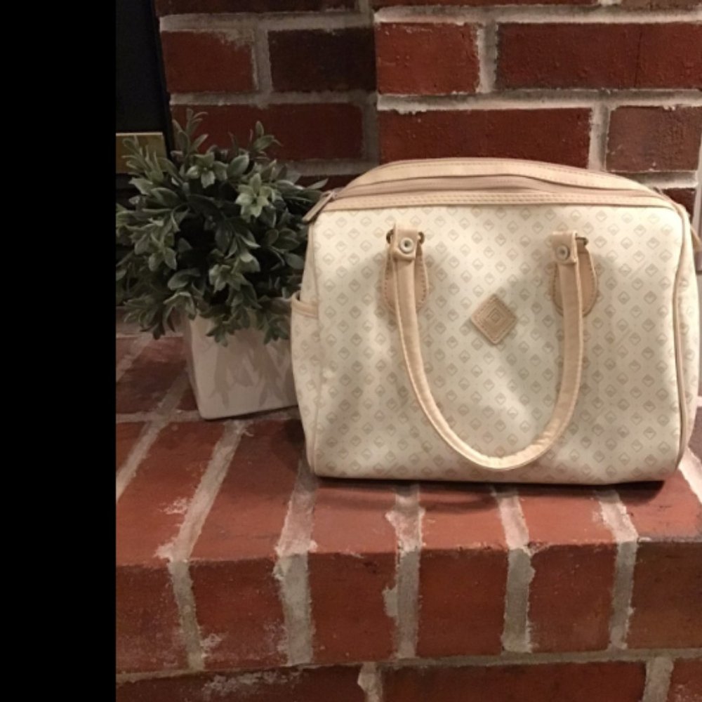 Boutique 8 x 10 nude purse